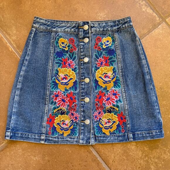 Signature8 Dresses & Skirts - Signature8 Embroidered Floral Denim Button Front A-Line Mini Skirt size S-M